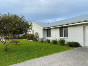 Ohana Beach House, Inverloch